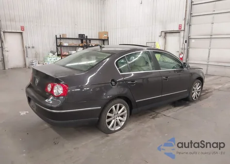 2010 Volkswagen Passat Komfort from USA, damaged, VIN WVWJK7AN1AE123683